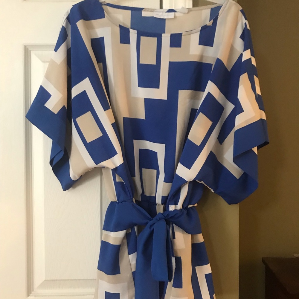Adorable dress top. New York and Company. medium